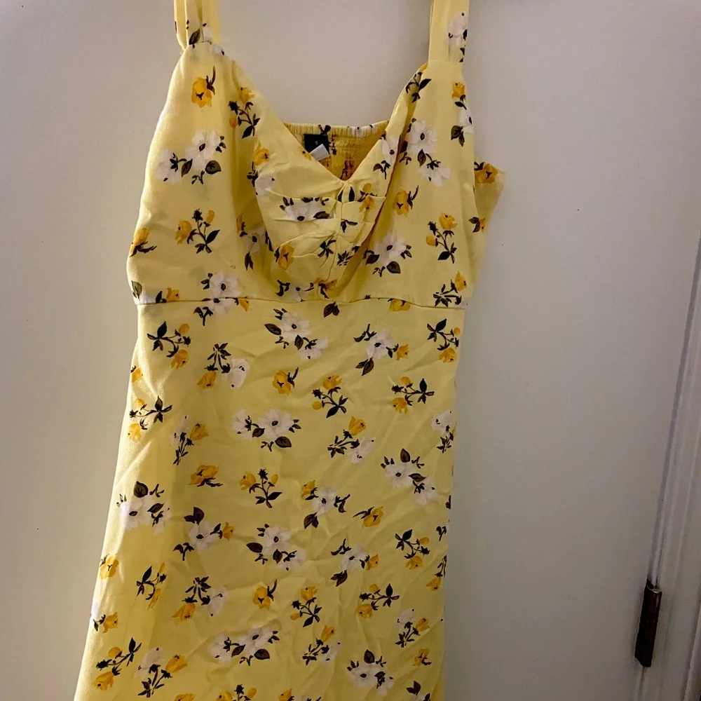 Old Navy Women’s Floral Butter Yellow Sundress Size S - Picture 2 of 4